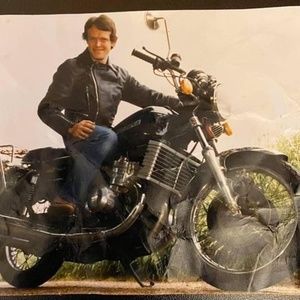 Meet your Posher, Adrian